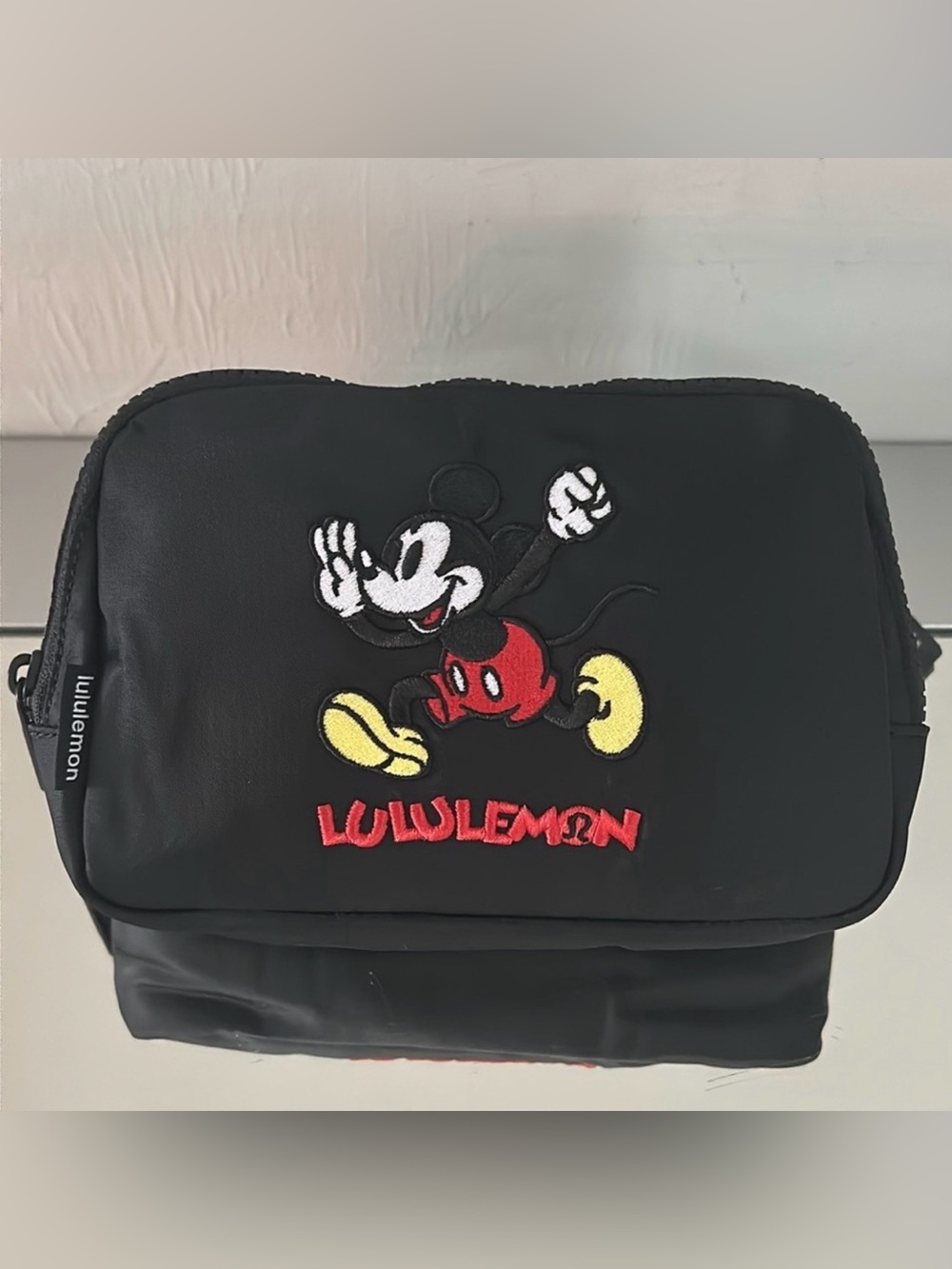 🆕 LULULEMON X DISNEY Everywhere Belt Bag 1L Mickey in Motion Graphic Black NWT - Picture 8 of 17